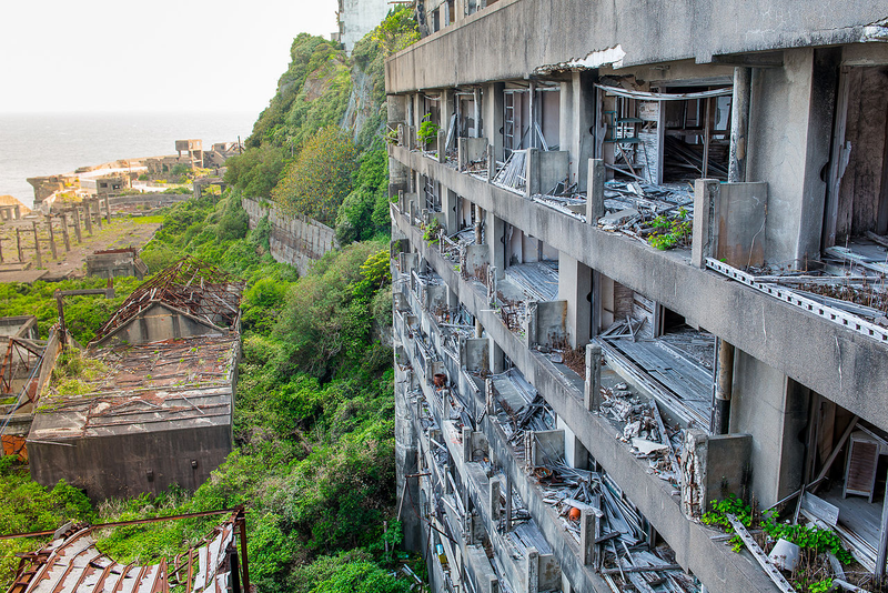 Illustration for article titled The Most Dangerous Modern Ruins for Thrillseekers and Urban Explorers